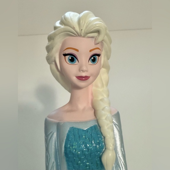 Frozen Elsa Coin Bank - Picture 6 of 7
